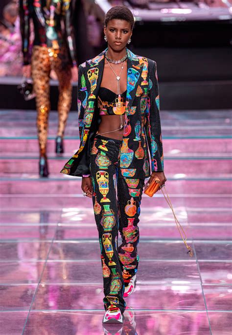 versace roupas femininas